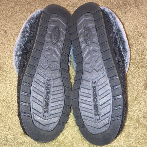 Bobs from Skechers memory foam clog slippers size 9 - Picture 3 of 7